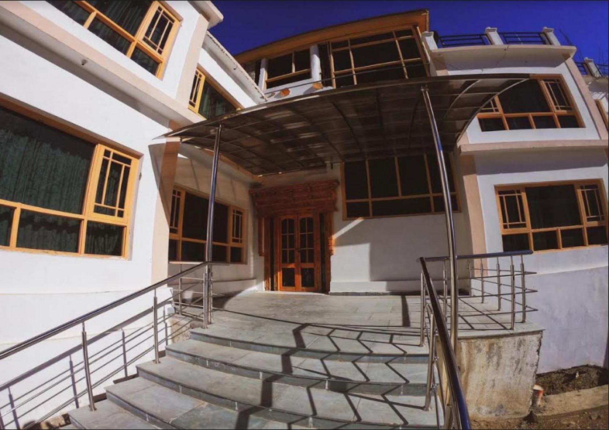 The Nun-Kun Residency Kargil Hotel Екстериор снимка