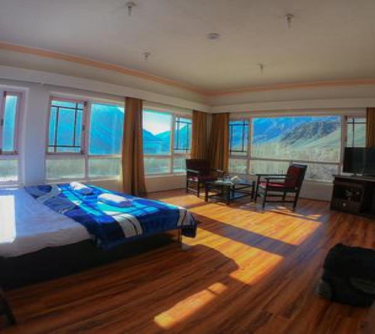 The Nun-Kun Residency Kargil Hotel Екстериор снимка